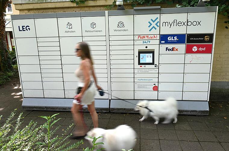 Immer mehr Paketautomaten, doch die Haustür-Abgabe dominiert