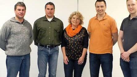 Ehrung für Marco Müller (v.l.), Holger Müller, Angela Hein, Rainer Kirchner vom stellvertretenden Vorsitzenden Florian Stahl.