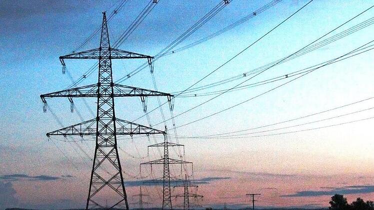 Weitere Strommasten vor Ort will in der Gemeinde niemand haben. Foto: Roland Dietz