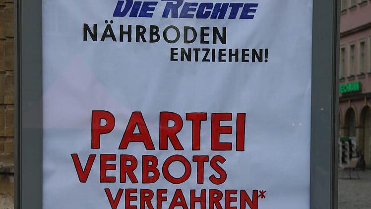 Die Kripo Bamberg ermittelt gegen anonyme Politaktivisten, die in der Nacht zum Montag drei Plakate im Stadtgebiet angebracht hatten.  Foto: Privat