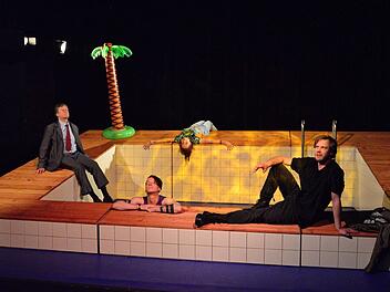 "Die fetten Jahre sind vorüber"   im "Intimen Theater in der Lauertalhalle".