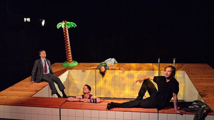 "Die fetten Jahre sind vorüber"   im "Intimen Theater in der Lauertalhalle".