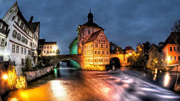 Grusel, Horror, creepy, finster, dunkel, Nacht, Fischaugenobjektiv, Fischauge (englisch fisheye bzw. fisheye lens)