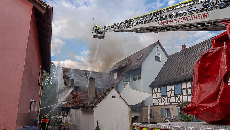 Feuerwehreinsatz in Forchheim - 100 Einsatzkr&auml;fte vor Ort