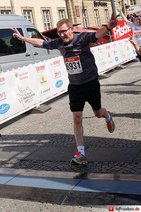 Weltkulturerbelauf 2017 in Bamberg: Der Zieleinlauf am Maxplatz