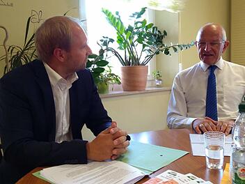 Ulrich Schürr (l.) im Gespräch mit Günther Denzler Foto: privat