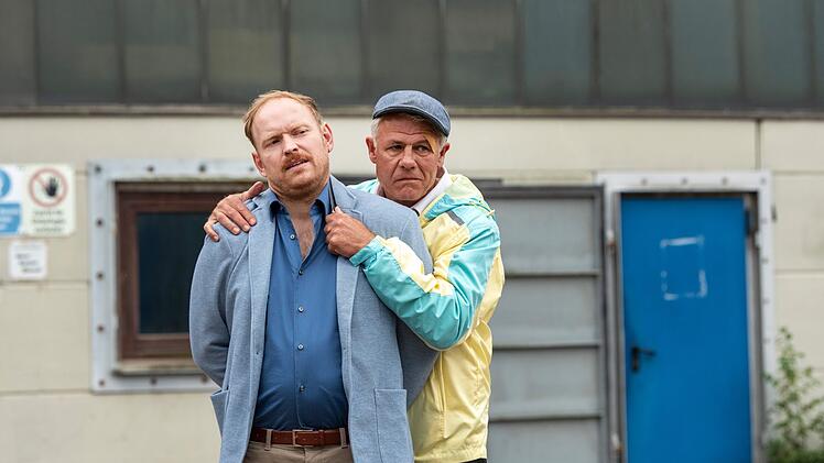 Die erste neue "Gro&szlig;stadtrevier"-Folge 523 h&ouml;rt auf den Namen "Offene Rechnung": Auch mit Andreas Michelsen (Benjamin Schroeder) hat Manfred Klose (Rainer Furch, rechts) jene offene Rechnung, die beide teuer bezahlen k&ouml;nnten.