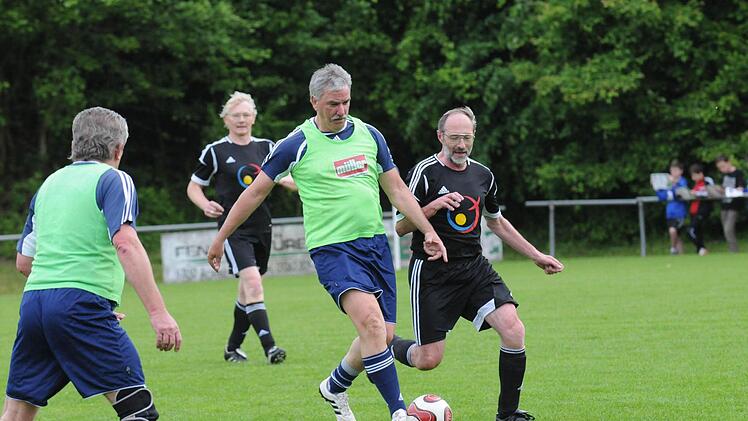Bayerische-Fußball-Klerus-Auswahl vs. Promi-Mannschaft Münnerstadt - 2.6.2013 Münnerstadt