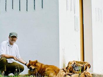 Gerne unterwegs, und dabei immer mit Hund. Landrat Michael Busch sagt: "Ab und zu brauche ich diese Ruhe als Entspannung." Foto: privat