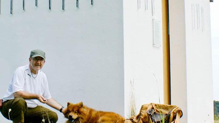 Gerne unterwegs, und dabei immer mit Hund. Landrat Michael Busch sagt: "Ab und zu brauche ich diese Ruhe als Entspannung." Foto: privat