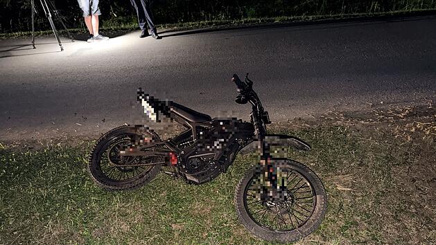 T&ouml;dlicher Unfall: Biker prallt gegen Baum und stirbt