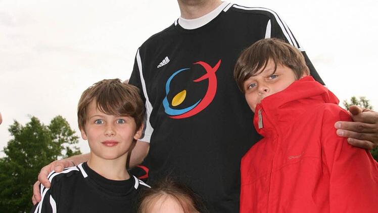 Der jüngste "Kleriker", Paul Novak (links) mit Schwester Barbara, Bruder Kilian und Papa Michael