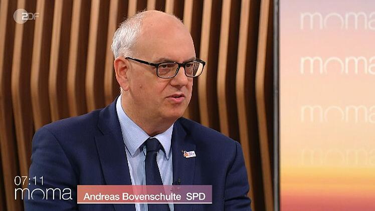 Bundesratspr&auml;sident Andreas Bovenschulte hat im Streit um die geplante Steuerreform Entlastungen f&uuml;r hohe Einkommen infrage gestellt.
