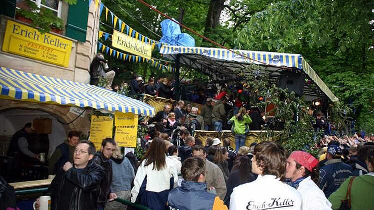Eine Institution auf der Bergkirchweih: Der Erich-KellerFoto: Michael Busch
