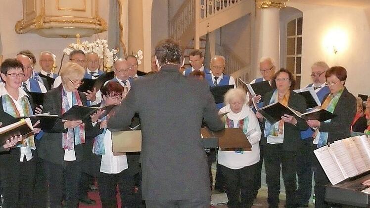 Der gesamte Chor des LTV Gauerstadt beim Auftritt in der Marienkirche  Foto: Karin G&uuml;nther