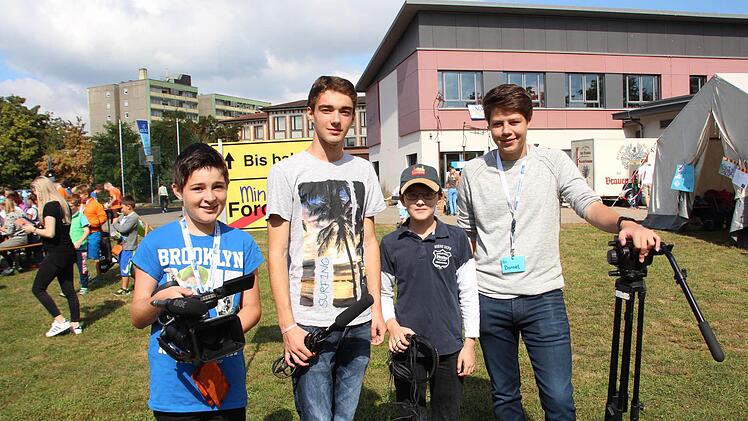 Das Film-Team: Leon, Leo, Eva und Daniel.