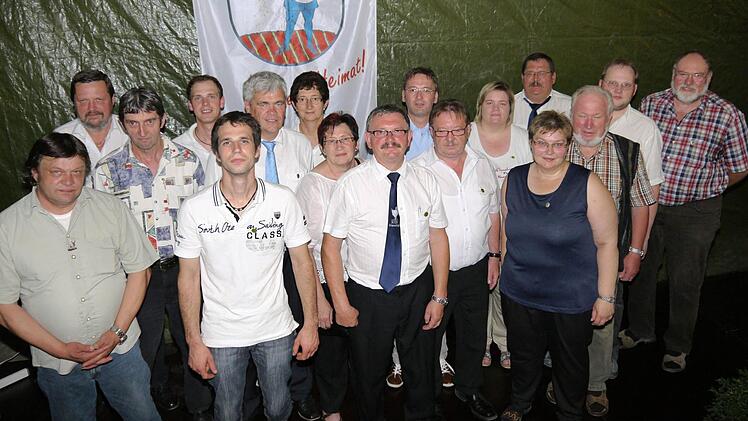 Zahlreiche Mitglieder wurden für ihre Treue zu den Ebensfelder Kleintierzüchtern mit Ehrennadeln ausgezeichnet.