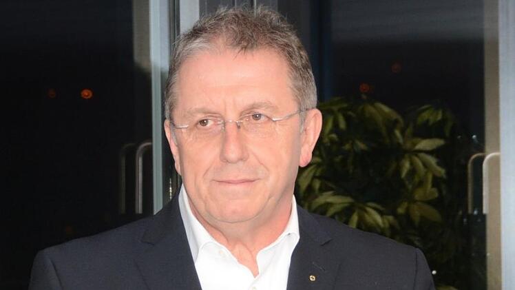 Oberbürgermeister Henry Schramm wartet die Ergebnisse der rechtsaufsichtlichen Prüfung ab, ehe er sich zu weiteren Fragen äußert. Foto: Archiv/Dagmar Besand