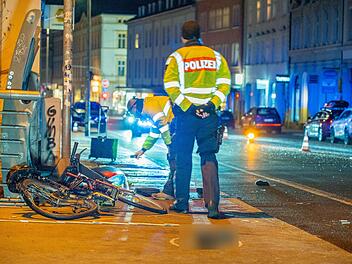 Bamberg: Radler wird von Auto erfasst - Fahrerin flüchtet