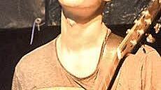 Manu von "Haard Boiled" an der Gitarre ...