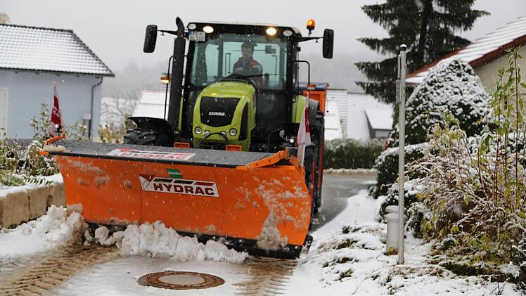 In Leutenbach war am Freitag der Winterdienst unterwegs. Foto: Franz Galster