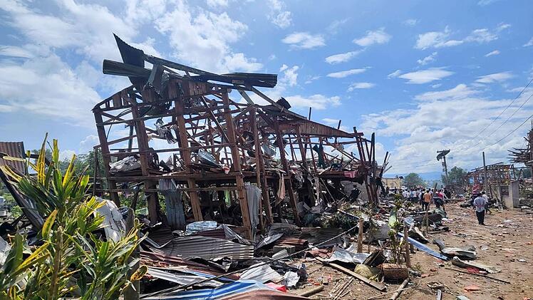 Nach Explosion von Munitionslager in Myanmar