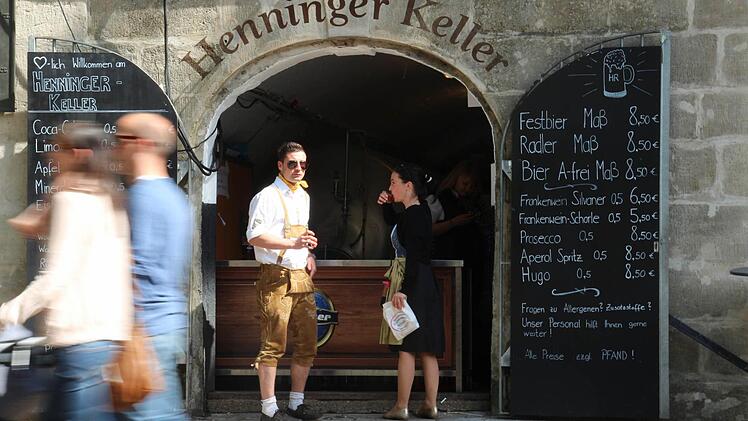 Der Henninger Keller ist nicht nur durch den Fassanstich bekannt, sondern auch für gutes Bier und Feierlaune. Foto: Christian Bauriedel