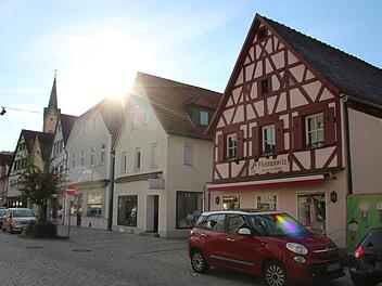Die Hauptstraße ist Teil des denkmalgeschützen Ensembles. Aber auch andere Bereiche der Altstadt, die nicht denkmalgeschützt sind, sind von der Ebermannstadter Gestaltungssatzung betroffen. Bald könnte diese geändert werden.  Foto: Jennifer Hauser