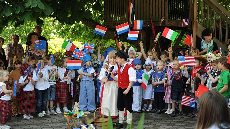 Durch viele fremde Länder führte die Weltreise der beiden Kinder. Foto: privat