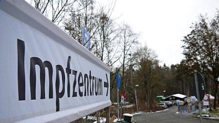 Auf dem richtigen Weg: Nicht zuletzt durch die Arbeit im Witzmannsberger Impfzentrum erhofft man sich im Landkreis eine weiter gute Entwicklung bei den Corona-Zahlen.