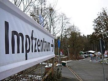 Auf dem richtigen Weg: Nicht zuletzt durch die Arbeit im Witzmannsberger Impfzentrum erhofft man sich im Landkreis eine weiter gute Entwicklung bei den Corona-Zahlen.