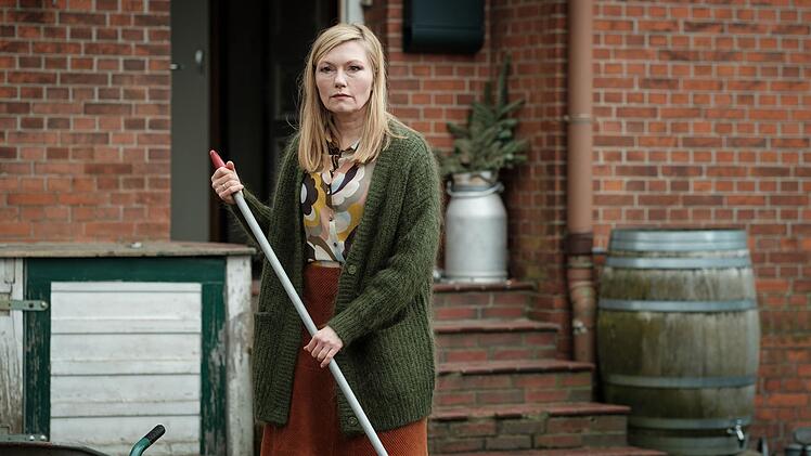 Sie hatte es schon geahnt, dennoch ist  Susanne Müller (Johanna Christine Gehlen) schockiert, als sie vom Tod ihres Mannes erfährt.