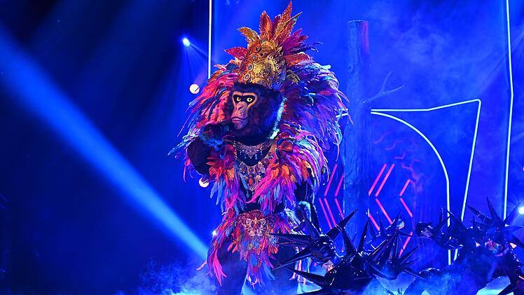 Der King eröffnete mit "I See Fire" von Ed Sheeran die Show und lieferte laut Chris Tall seinen "mit Abstand besten Auftritt". Er musste später trotzdem lange zittern.