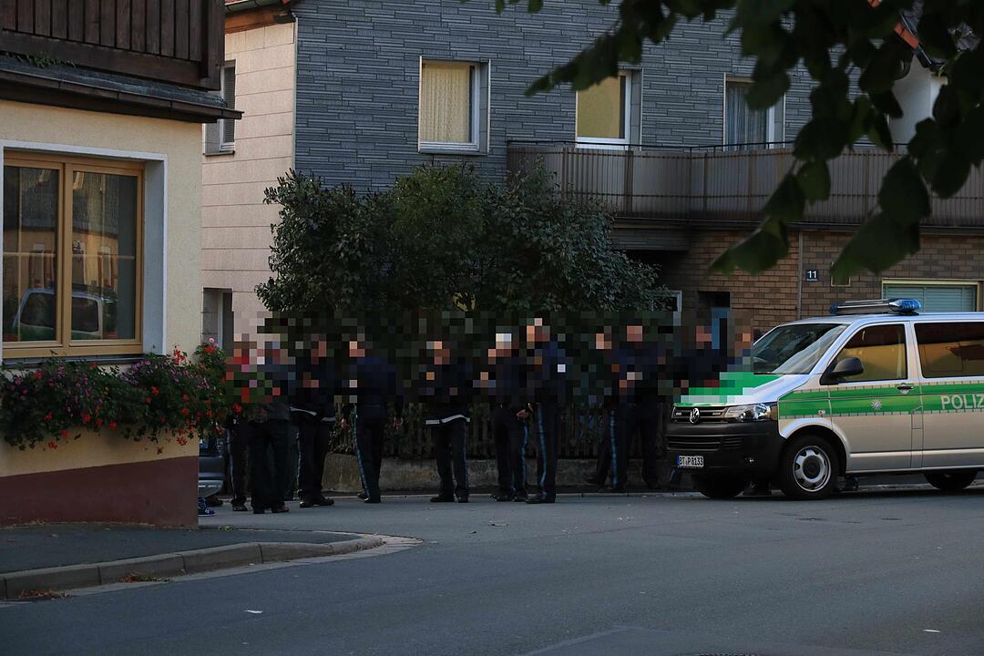 Polizei riegelt Plankenfels ab