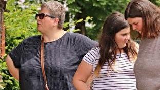 Zwei und vierbeinige Besucher. Foto: Helmut Will