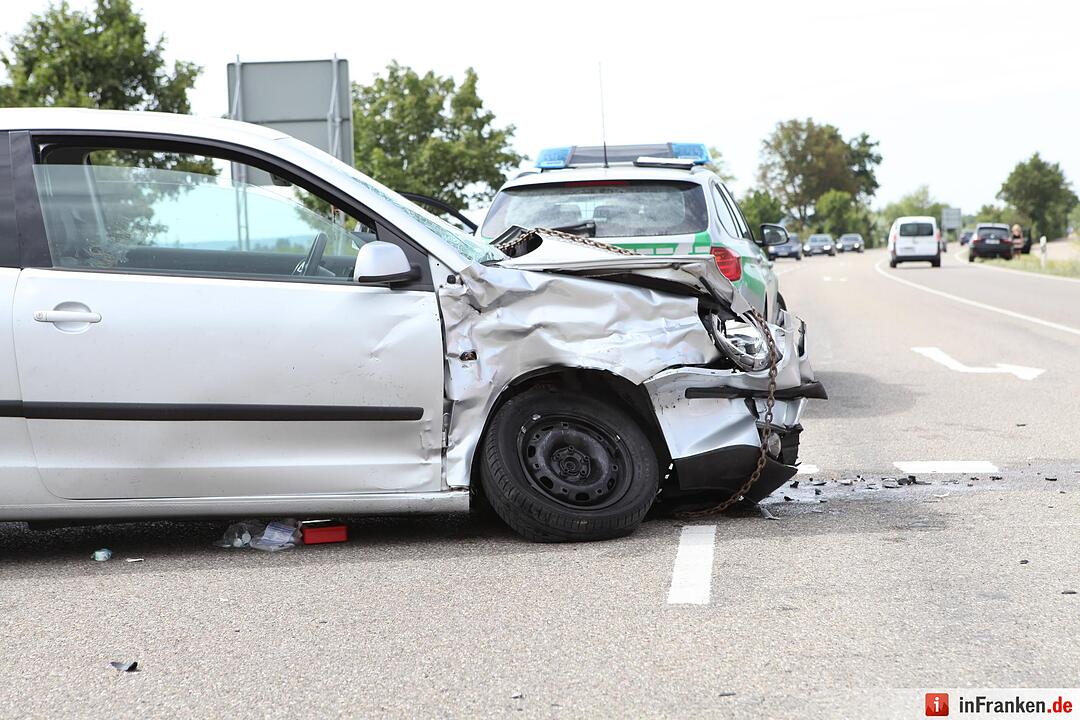 Unfallserie mit sieben schwerverletzten Personen innerhalb von einer Stunde