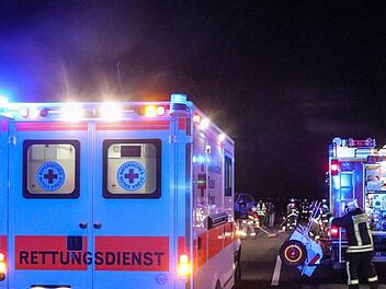 Im Landkreis Kronach hat sich Freitagnacht ein t&ouml;dlicher Unfall ereignet. Symbolbild: Merzbach/News5