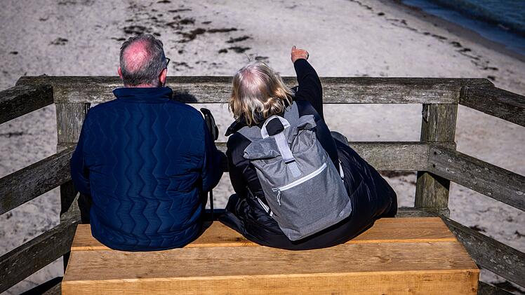 Rentner an der Ostseek&uuml;ste