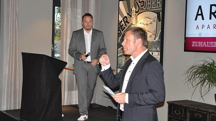 Vor den Gastrednern ergriffen Thomas Siebenhaar (vorne) und Matthias M&ouml;sel das Wort. Foto: Leo H&uuml;hnlein