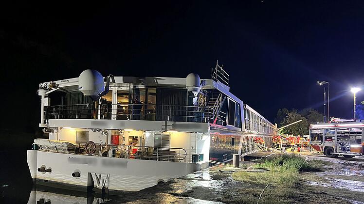 Schiffsungl&uuml;ck auf dem Main verhindert: Rund 160 Menschen evakuiert