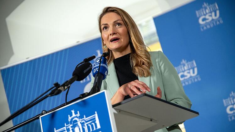 Krankmeldungspl&auml;ne: CSU-Ministerin kritisiert Vorhaben von Merz, S&ouml;der & Co.