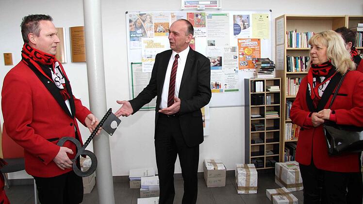 Impressionen von der Schlüsselübergabe im Weisendorfer Rathaus. Foto: Richard Sänger