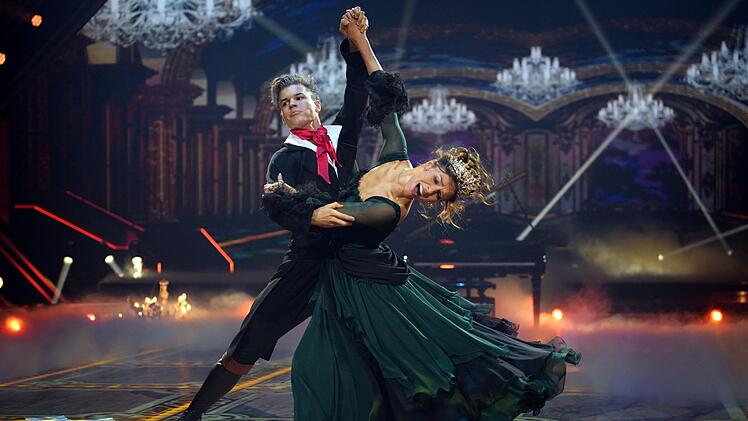 "Viel Energie aber zu wenig paso im Paso Doble", urteilte Joachim Llambi nach der Darbietung von Taliso Engel und Patricija Ionel. 24 Punkte.
