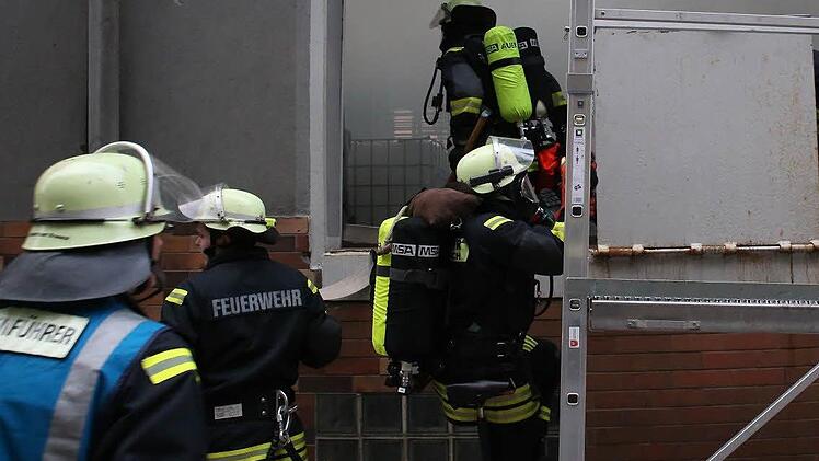 Gro&szlig;&uuml;bung der Kronacher Wehr im Mineral&ouml;lwerk Voitl&auml;nder Foto: Stefan Wicklein