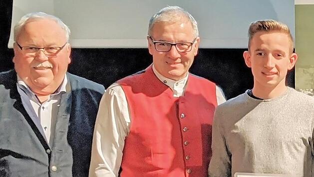 Franz Streit, Georg Rittmayer, Pr&auml;sident des Vereins der privaten Brauereien Bayern, und Elias Rittmayer (v. l.) Foto: privat