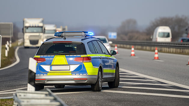 Sperrung auf A9 bei Bayreuth nach Auffahrunfall