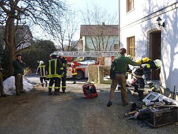 Am Dienstagmittag brennt eine Küche in einem Wohnhaus im Marktrodacher Ortsteil Seibelsdorf. Die Feuerwehr war mit rund 30 Mann aus den Wehren Marktrodach, Seibelsdorf, Rugendorf und Kronach im Einsatz.  Foto: Stefan Wicklein