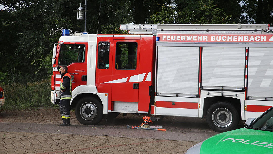 Gewitter über Mittelfranken haben Bäume umstürzen lassen. Im Landkreis Roth war eine Bahnstrecke zeitweise lahmgelegt.