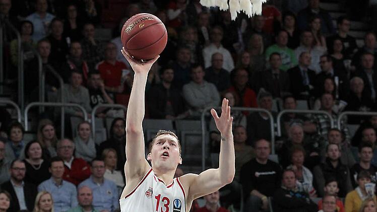 Janis Strelnieks erzielt zwei seiner 15 Punkte im Hinspiel gegen Lokomotiv Kuban. Foto: sportpress