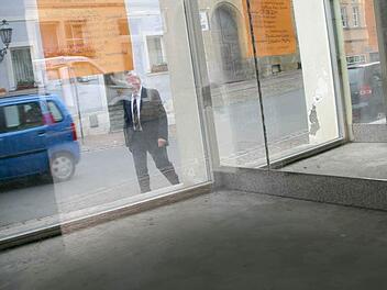 Schon im Jahr 2011, als dieses Bild entstanden ist, war "Leerstands-Management" im Rathaus ein Thema. Jetzt könnten die verlassenen Schaufenster möglicherweise bald durch Schulen oder Vereine gestaltet werden. Archivbild: Eckehard Kiesewetter